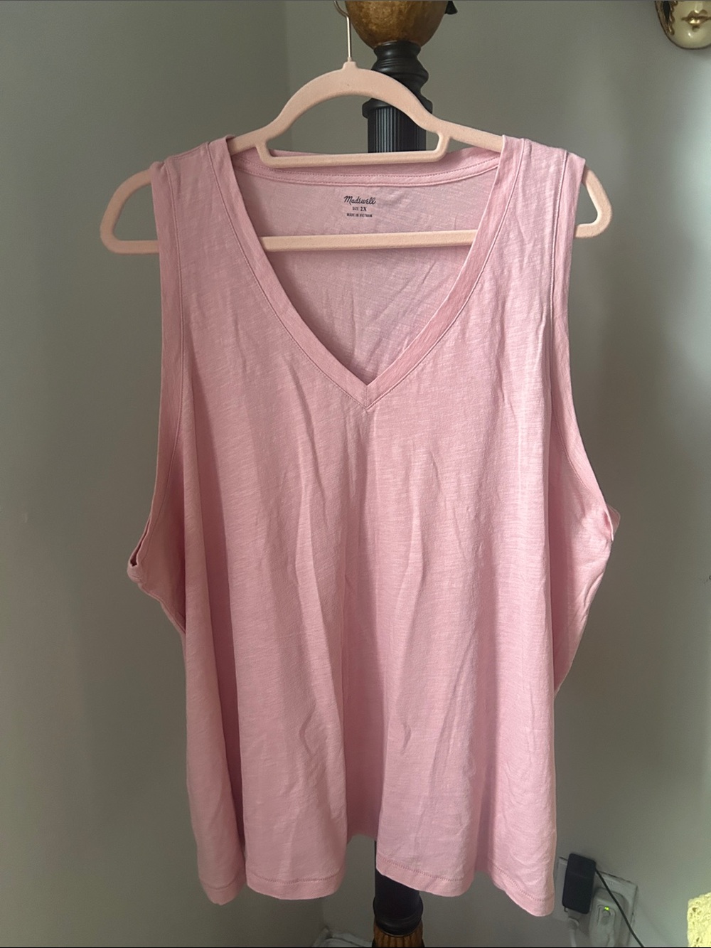 Madewell Soft Light Pink V-Neck Sleeveless Tank